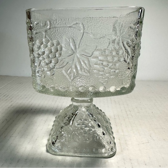 Indiana Glass Clear Raised Harvest Grape Design Square Pedestal Candy Dish - Picture 4 of 12